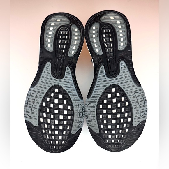 Adidas Women’s Supernova Black / White / Silver Athletic Running Sneakers Size-6 - Picture 8 of 11